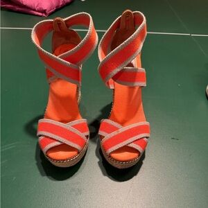 Tory Burch Orange and Gray Women's Sandals!